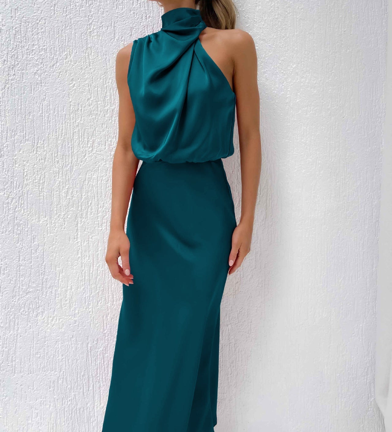 Emanuela – Dlhá Elegantná Šaty s Klasickým Strihom