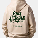 Mikina s kapucňou vo voľnom strihu s potlačou „Stay Humble“