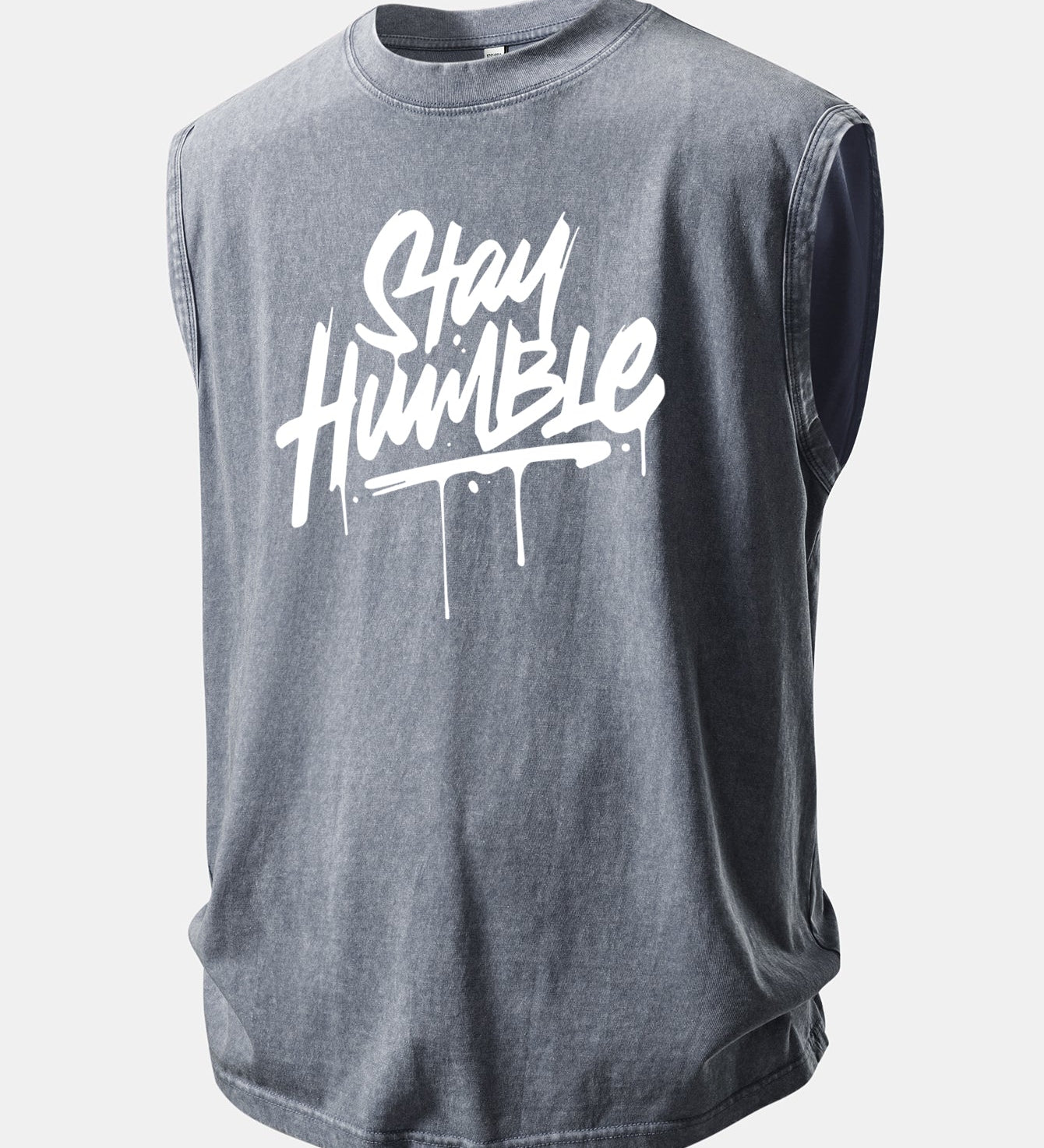 Top bez rukávov s potlačou, umytý a so starým efektom „Stay Humble“