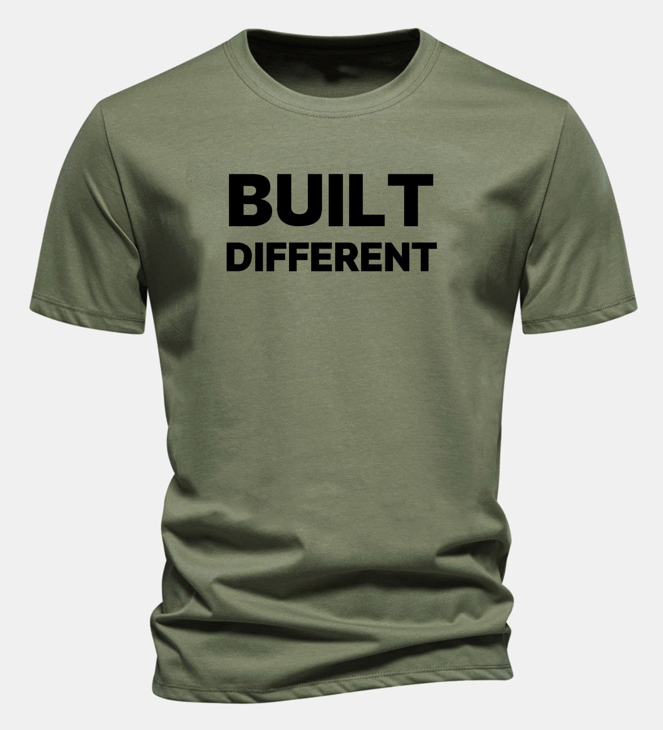 Tričko z bavlny s pravidelným strihom a potlačou „Built Different“