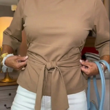 Daria – Elegantný top s mašľou v páse