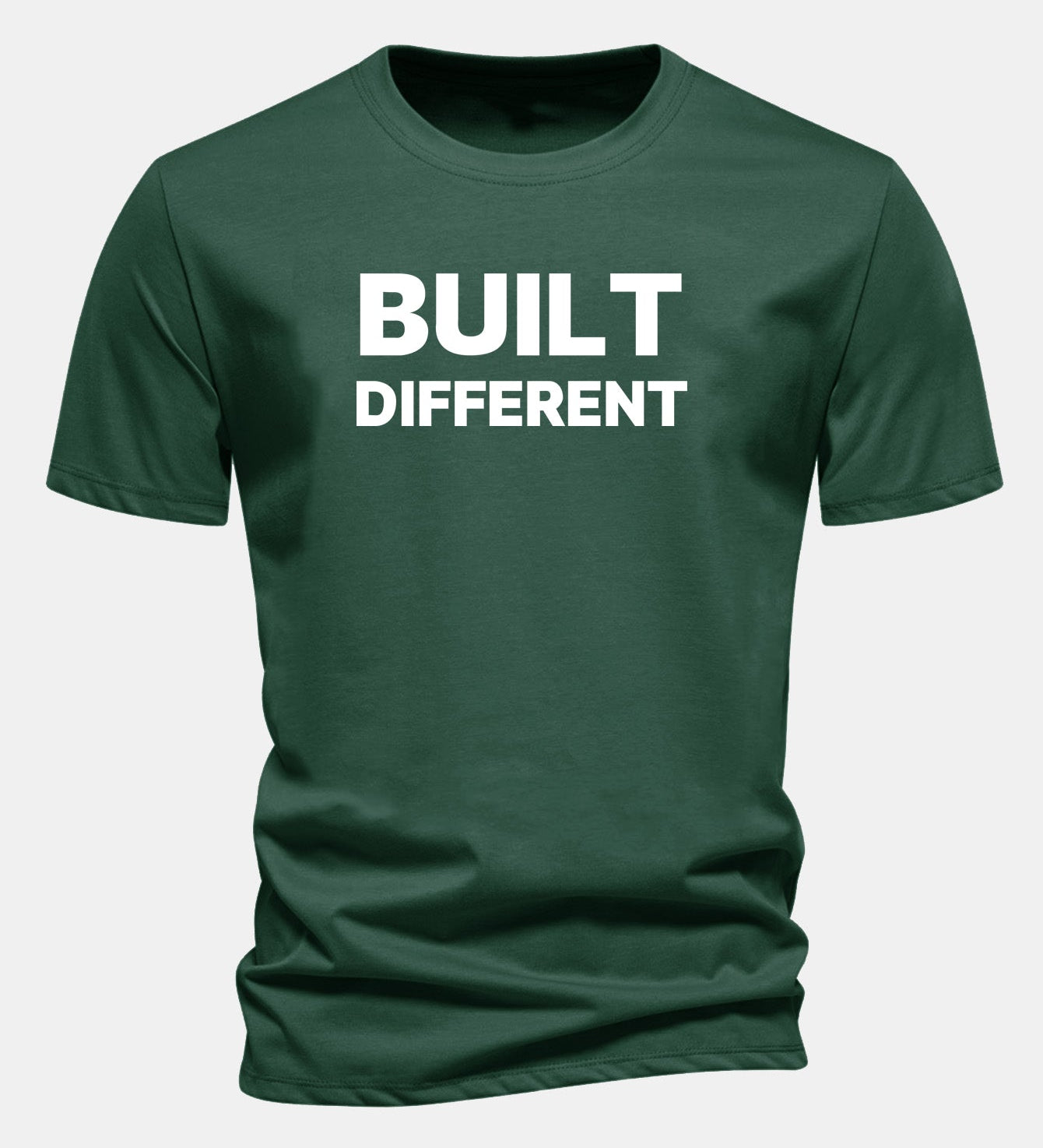 Tričko z bavlny s pravidelným strihom a potlačou „Built Different“