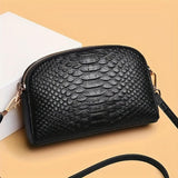 Cora — Mini Crossbody Taška s Exotickou Textúrou