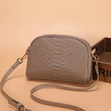 Cora — Mini Crossbody Taška s Exotickou Textúrou