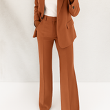 Eleanor | Elegantný Strihový Oblek